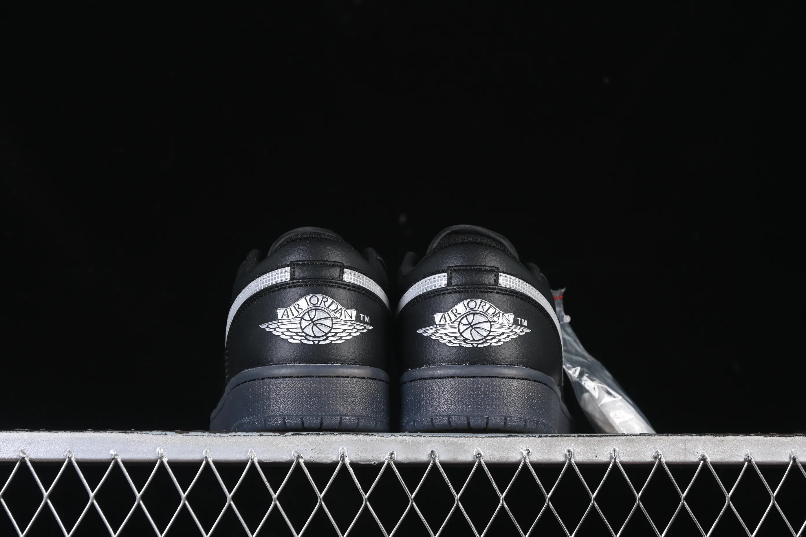 All categories Air Jordan Jordan series basketball shoes Air Jordan 1 Low Air Jordan 1 Low AJ1 Joe 1 black and white canvas leather low-top cultural basketball shoes HV5968-001
